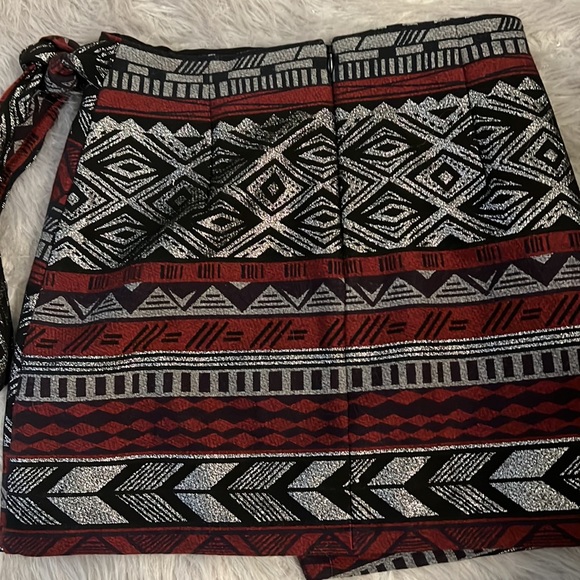 Express Skirt - Picture 2 of 4